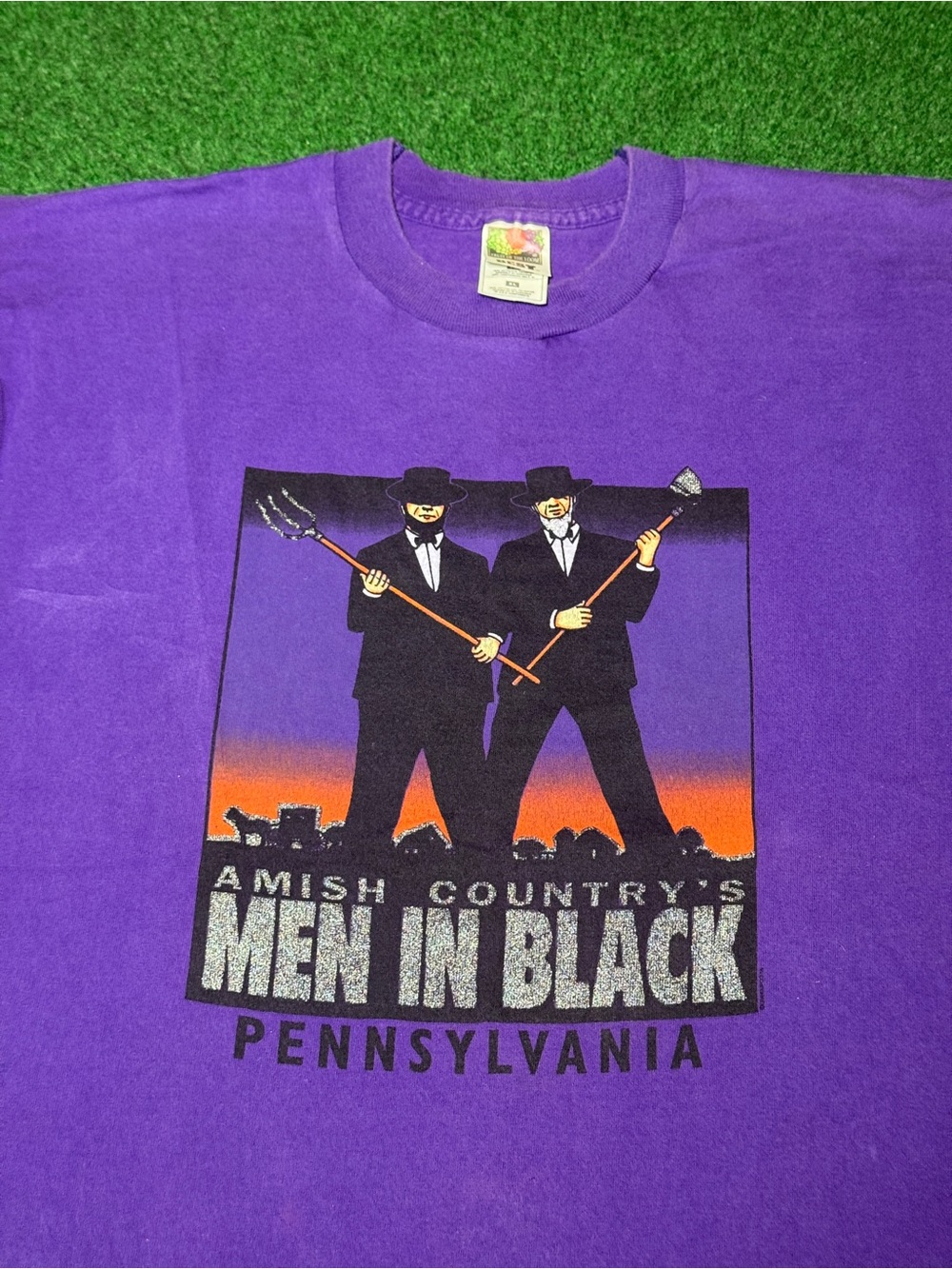 Vintage 90s Men In Black Movie Parody T-shirt Amish Country Lancaster Will Smith